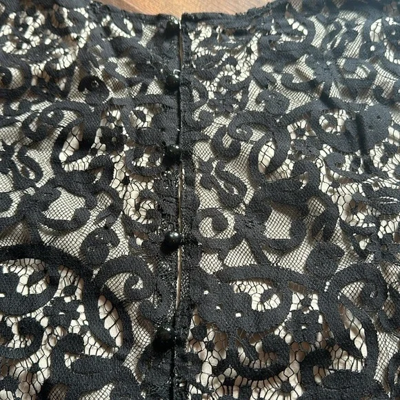 H & M Nude Black Lace Overlay Top size Medium with 3/4 sleeves - Picture 4 of 10
